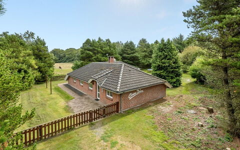 Botulf - 3.8Km from the Sea: Cottage, Home, House, Roof, Porch, Estate, Siding, Garden Buildings, Farmhouse, Yard