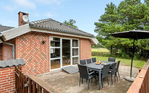 Botulf - 3.8Km from the Sea: Cottage, Home, House, Roof, Porch, Estate, Siding, Garden Buildings, Farmhouse, Yard