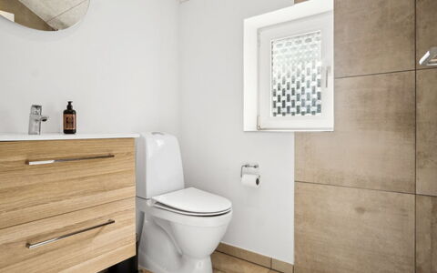 Botulf - 3.8Km from the Sea: Toilet Seat, Toilet, Bathroom, Flooring, Plumbing Fixture, Floor, Interior Design, Bathroom Cabinet, Plumbing, Tile