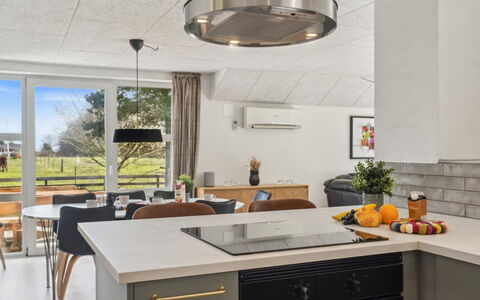 Botulf - 3.8Km from the Sea: Cottage, Home, House, Roof, Porch, Estate, Siding, Garden Buildings, Farmhouse, Yard