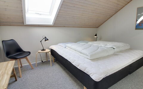 Bosse - 2.3Km from the Sea: Bedroom, Bed, Wood, Interior Design, Flooring, Floor, Bed Sheet, Bedding, Ceiling, Furniture