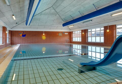 Aappo - 2.3Km from the Sea: Swimming Pool, Brick, Tile, Resort, Leisure Centre, Hotel