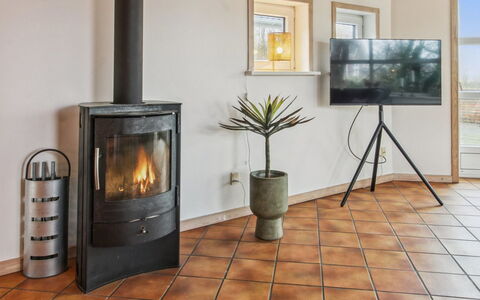 Brigida - 500M from the Sea: Cottage, Shed, Hut, Farmhouse, Prairie, Shack, Barn, Log Cabin, Garden Buildings