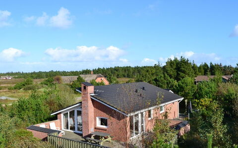 Elsy - 2.6Km from the Sea: House, Home, Roof, Cottage, Residential Area, Rural Area, Estate, Farmhouse, Siding, Backyard