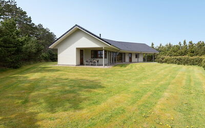 Amundi - 3.8Km from the Sea