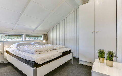 Niyazi - 3.1Km from the Sea: Ceiling, Interior Design, Flooring, Floor, Bedroom, Room, Bed, Bed Frame, Bedding, Bed Sheet