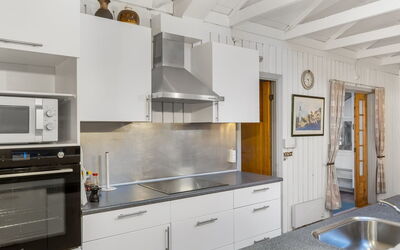 Niyazi - 3.1Km from the Sea