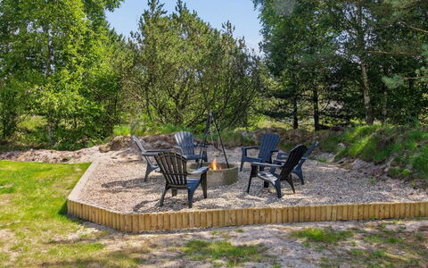 Tora - 3Km from the Sea: Shrub, Garden, Groundcover, Outdoor Furniture, Landscaping, Backyard, Hardwood, Shade, Plank, Walkway