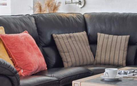 Langsom - 100M from the Sea: Furniture, Couch, Living Room, Interior Design, Comfort, Cushion, Throw Pillow, Leather, Pillow