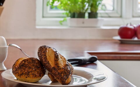 Langsom - 100M from the Sea: Food, Tableware, Ingredient, Serveware, Table, Dessert, Dishware, Finger Food, Plate