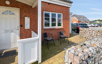 Langsom - 100M from the Sea