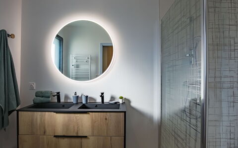 Ericaro: Mirror, Tap, Building, Sink, Cabinetry, Countertop, Plumbing Fixture, Wood, Bathroom Cabinet