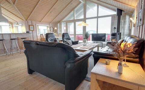 Oivi - 430M from the Sea: Wood, Ceiling, Furniture, Interior Design, Home, Couch, Living Room, House, Floor, Cottage