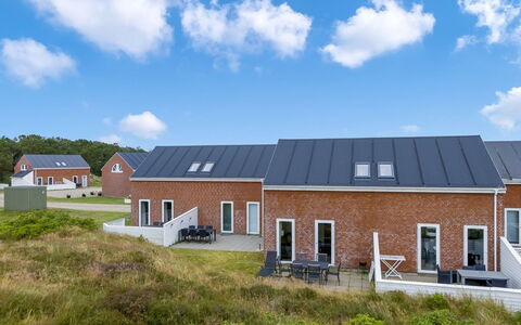 Reija - 2.3Km from the Sea: Wood, Flooring, Furniture, Sink, Interior Design, Floor, Major Appliance, Countertop, Plumbing Fixture, Kitchen