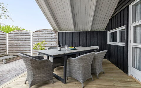 Hithin - 800M from the Sea: Window, Facade, Residential Area, Home, Composite Material, Sash Window, Estate, Siding, Daylighting