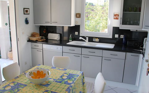 La Cigale: Countertop, Room, Kitchen, Furniture, Property, Cabinetry, Interior Design, Floor, Building, House