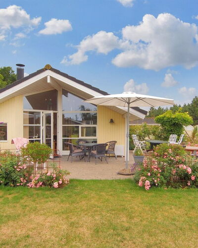 Lilia - 900M from the Sea