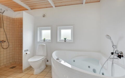 Deline - 250M from the Sea: Plumbing Fixture, Bathroom, Bathtub, Flooring, Interior Design, Floor, Ceiling, Plumbing, Tap, Home