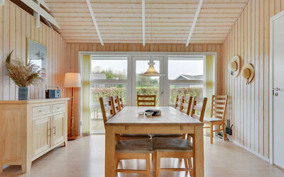 Deline - 250M from the Sea