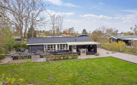 Mahalia - 300M from the Sea: Wood, Wood Stain, Plank, Hardwood, Cottage, Deck, Siding, Shade, Wood Flooring, Garden Buildings