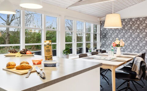 Mahalia - 300M from the Sea: Wood, Wood Stain, Plank, Hardwood, Cottage, Deck, Siding, Shade, Wood Flooring, Garden Buildings