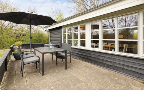 Mahalia - 300M from the Sea: Wood, Wood Stain, Plank, Hardwood, Cottage, Deck, Siding, Shade, Wood Flooring, Garden Buildings