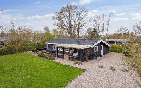 Mahalia - 300M from the Sea: Wood, Wood Stain, Plank, Hardwood, Cottage, Deck, Siding, Shade, Wood Flooring, Garden Buildings