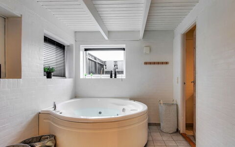Hansina - 500M from the Sea: Plumbing Fixture, Flooring, Bathroom, Bathtub, Floor, Interior Design, Ceiling, Plumbing, Tap, Room