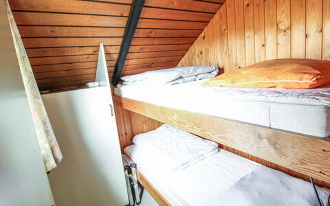 Keijo - 1.5Km from the Sea: Wood, Bunk Bed, Bedroom, Bed, Floor, Hardwood, Wood Stain, Plank, Bed Frame, Bedding
