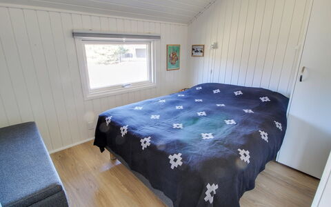 Morlin - 2Km from the Sea: Wood, Bedroom, Hardwood, Plank, Wood Stain, Bed Frame, Bedding, Bed Sheet, Bed, Wood Flooring