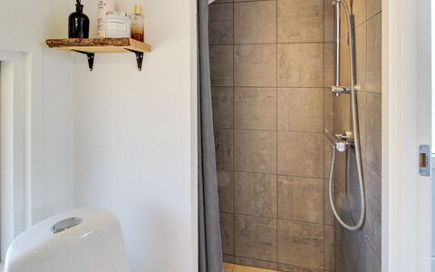 Morlin - 2Km from the Sea: Wall, Plumbing Fixture, Flooring, Bathroom, Floor, Interior Design, Toilet, Plumbing, Room, Tile