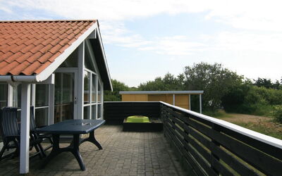 Uma - 400M from the Sea