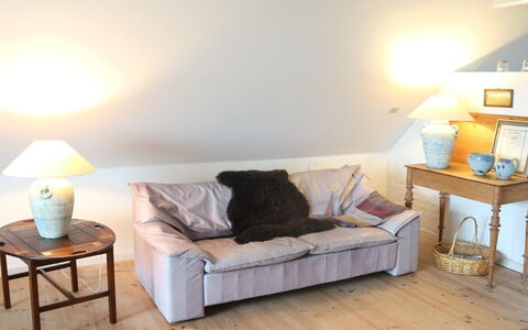 Fridoline - 150M from the Sea: Furniture, Interior Design, Flooring, Wood, Floor, Wood Flooring, Room, Home, Lighting, Living Room