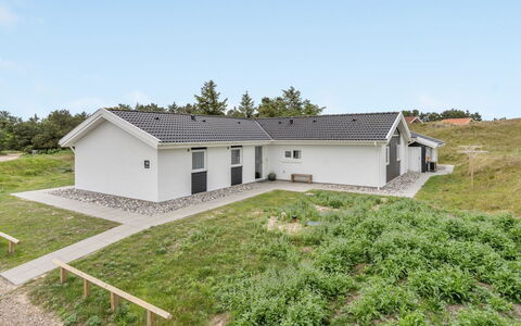 Alli - 800M from the Sea: Wood, House, Cottage, Home, Roof, Rural Area, Siding, Log Cabin, Garden Buildings, Hardwood