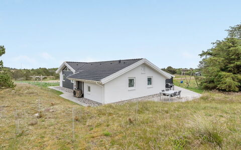 Alli - 800M from the Sea: Wood, House, Cottage, Home, Roof, Rural Area, Siding, Log Cabin, Garden Buildings, Hardwood