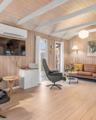 Casandra - 600M from the Sea