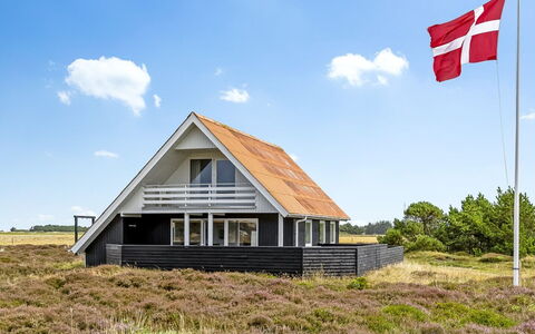 Teda - 2Km from the Sea: Cottage, Shed, Hut, Farmhouse, Prairie, Shack, Barn, Log Cabin, Garden Buildings