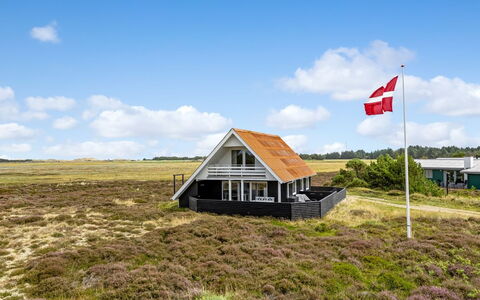 Teda - 2Km from the Sea: Cottage, Shed, Hut, Farmhouse, Prairie, Shack, Barn, Log Cabin, Garden Buildings