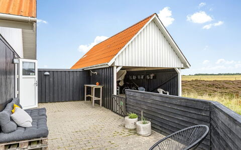 Teda - 2Km from the Sea: Cottage, Shed, Hut, Farmhouse, Prairie, Shack, Barn, Log Cabin, Garden Buildings