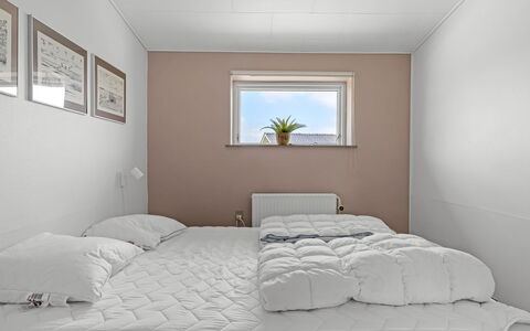 Kita - 500M from the Sea: Interior Design, Bedroom, Ceiling, Floor, Bed, Flooring, Bed Sheet, Lighting, Bedding, Furniture