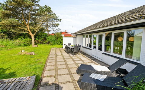 Kita - 500M from the Sea: Wood, Cottage, Hardwood, Plank, Wood Stain, Garden Buildings, Design, Yard, Log Cabin, Backyard