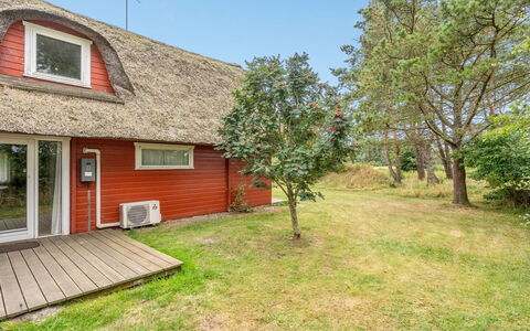 Tine - 2.3Km from the Sea: Shrub, Urban Design, Groundcover, Brick, Apartment, Estate, Brickwork, Balcony, Landscaping