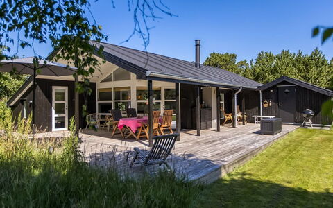 Laerke - 1.8Km from the Sea: Cottage, Shed, Hut, Farmhouse, Prairie, Shack, Barn, Log Cabin, Garden Buildings