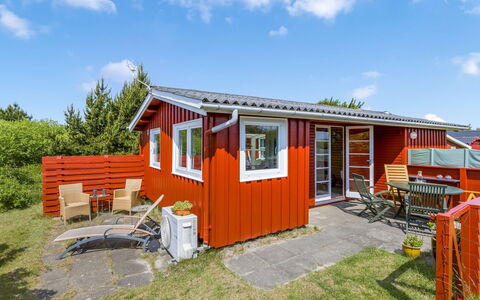 Winald - 500M from the Sea: Grass, House, Roof, Home, Cottage, Shrub, Land Lot, Rural Area, Farmhouse, Groundcover
