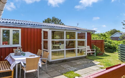 Winald - 500M from the Sea: Grass, House, Roof, Home, Cottage, Shrub, Land Lot, Rural Area, Farmhouse, Groundcover