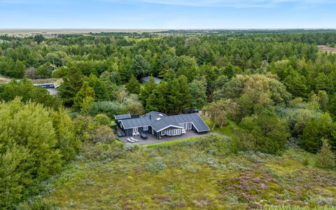 Waldemar - 3.4Km from the Sea: Grass, Grassland, Landscape, Ecoregion, Plain, Plant Community, Land Lot, Outdoor Furniture, Prairie, Shrubland