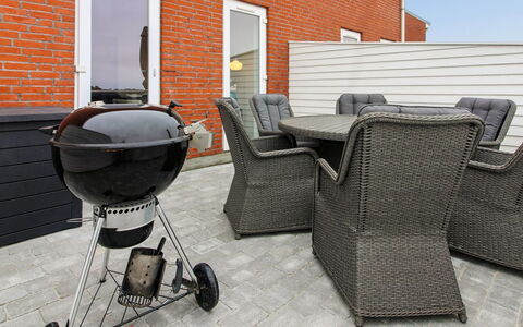 Maarit - 2.3Km from the Sea: Apartment, Shade, Balcony, Chair, Fence, Outdoor Furniture, Aluminium, Artificial Turf
