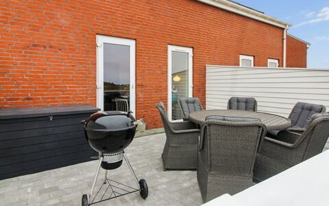 Maarit - 2.3Km from the Sea: Apartment, Shade, Balcony, Chair, Fence, Outdoor Furniture, Aluminium, Artificial Turf