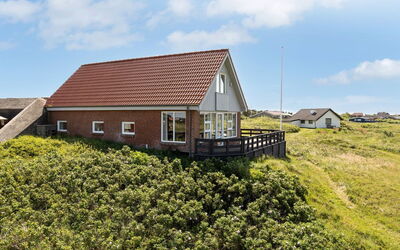Helfrida - 350M from the Sea