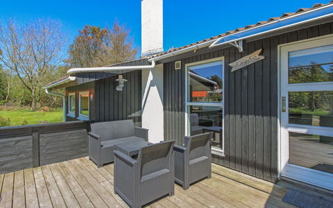 Solborg - 400M from the Sea: Cottage, Garden, Siding, Garden Buildings, Shade, Yard, Backyard, Lawn, Farmhouse, Landscaping